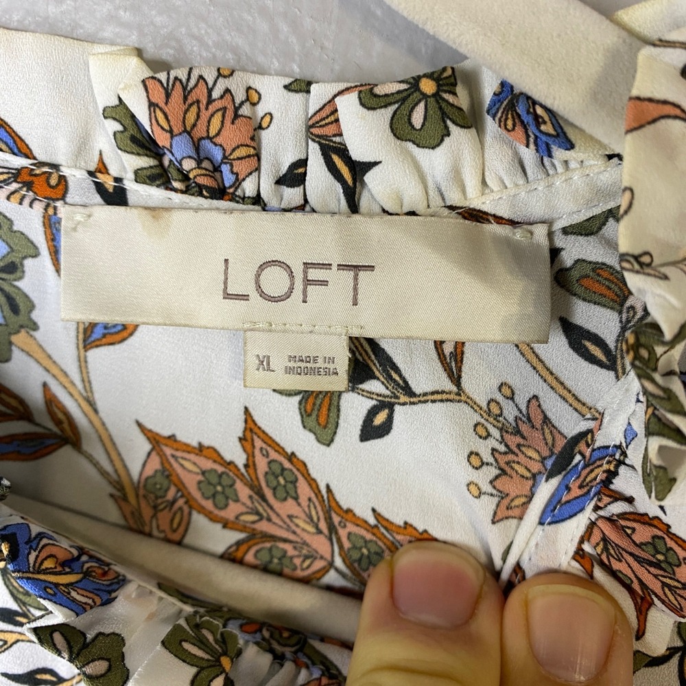 LOFT Womens XL Floral Paisley Pintuck Ruffle Neck Keyhole Back Blouse White Blue - Picture 3 of 12